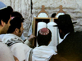 Lecture publique de la Torah juive