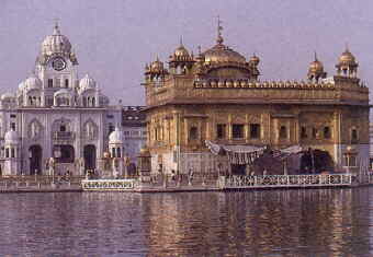 Le Temple d'Or des Sikhs à Amritsar