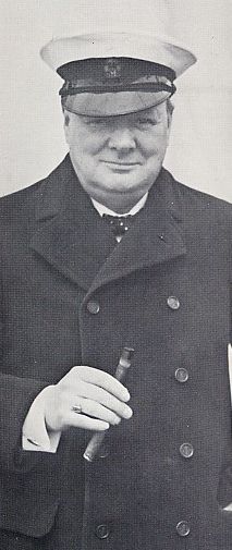  < Churchill à la revue de la Homefleet à Spithead >