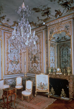 La grande Singerie dans les Grands appartements du château de Chantilly © Giraudon