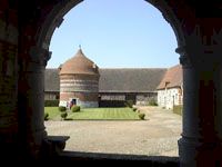  < le pigeonnier du manoir Ango >