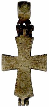  Une croix en bronze du XIe siècle (musée archéologique de Novgorod)