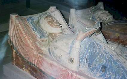  Gisants d'Aliénor et d'Henri II à Fontevrault (Maine-et-Loire)
