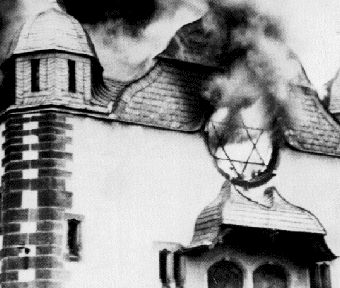  < Incendie d'une synagogue à Siegen >