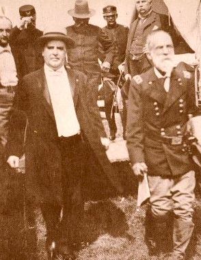  < Le président McKinley et le général Wheeler pendant la guerre >