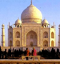 Le tombeau du Taj Mahal, près d'Agra (Inde)