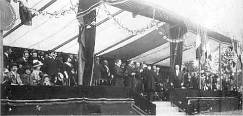 Inauguration de la statue de Jehan de Meung