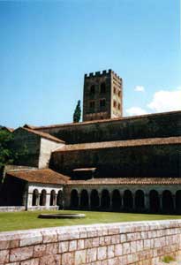 la tour vue du cloître