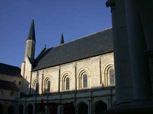 eglise vue du cloître