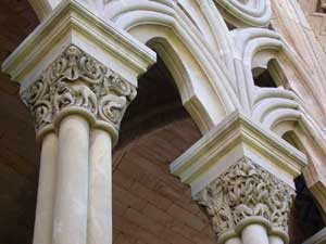 chapiteaux de colonnettes