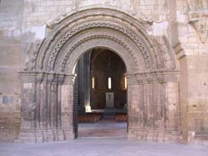 portail donnant sur la cathédrale