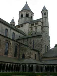 église vue du cloître