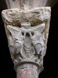 chapiteau de la galerie nord