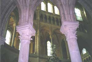 vue sur  le croisillon sud depuis la chapelle